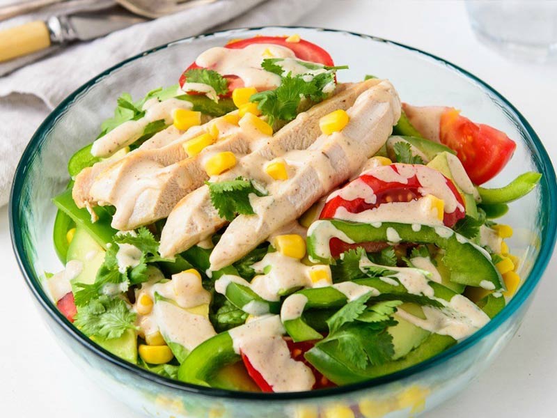 Salad ức gà chứa bao nhiêu calo? 4 Cách Làm Salad Lườn Gà Giảm Cân