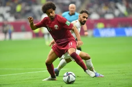 Akram Afif Là Ai? Nam Cầu Thủ Tài Năng Và Nổi Tiếng Người Qatar