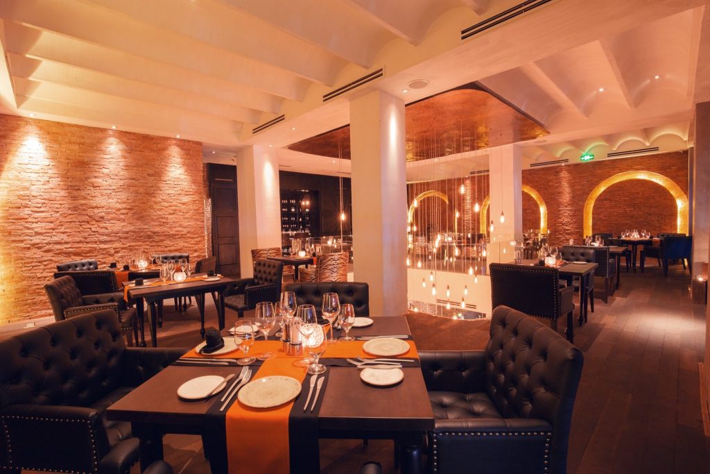 Không gian cổ điển lãng mạn tại Moo Beef Steak Prime